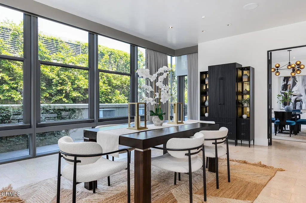 345 E Colorado Blvd #203 009-mls