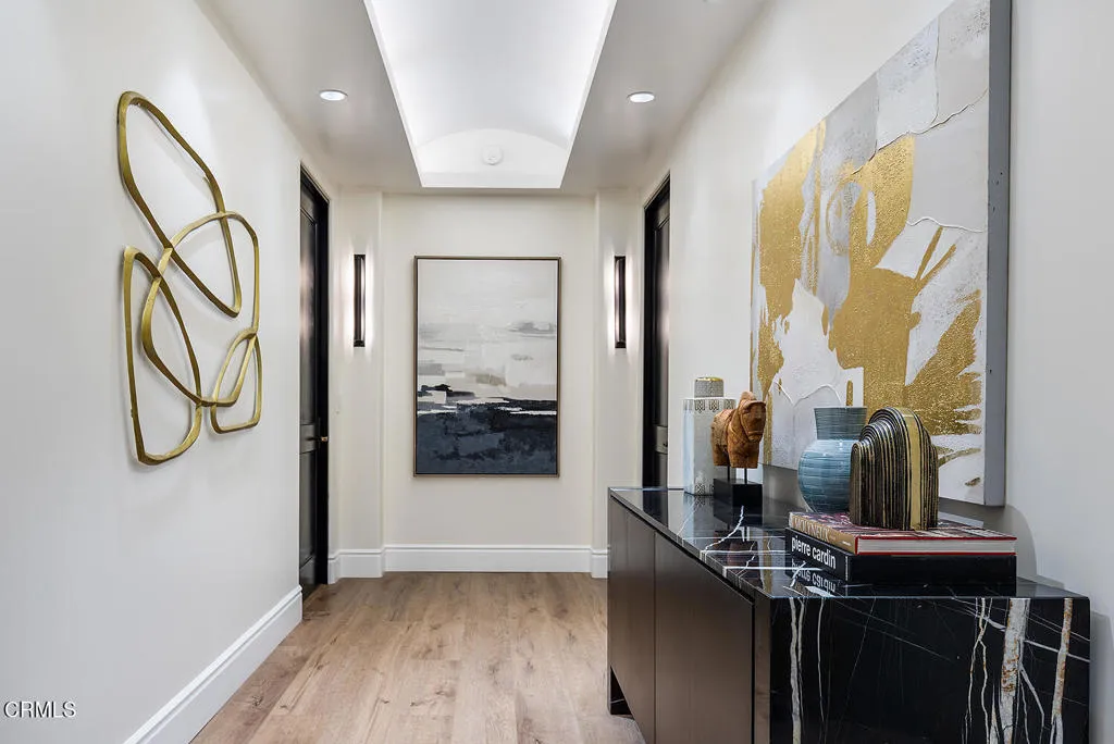 345 E Colorado Blvd #203 033-mls