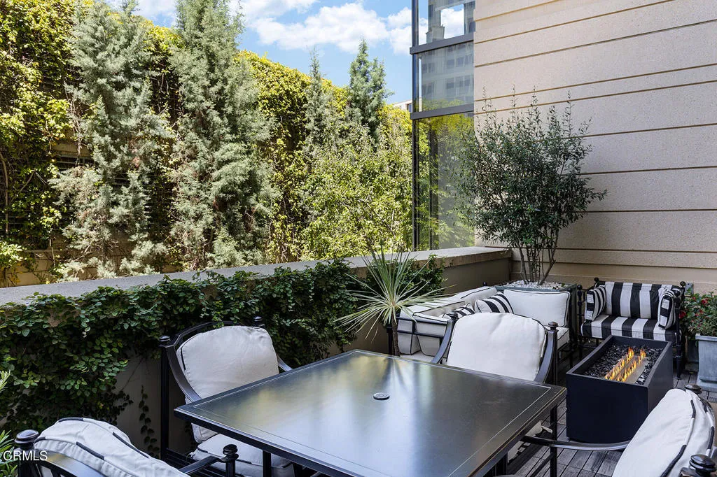 345 E Colorado Blvd #203 033-mls