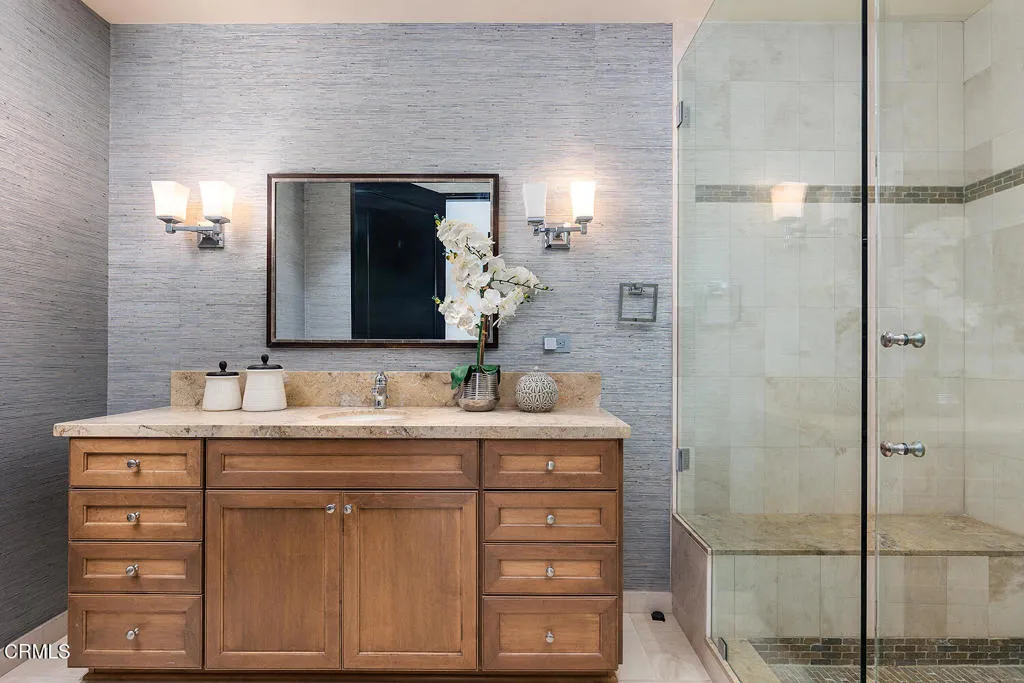 345 E Colorado Blvd #203 040-mls
