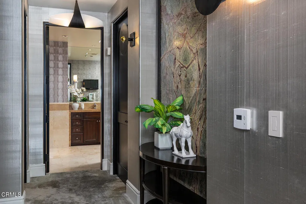 345 E Colorado Blvd #203 024-mls