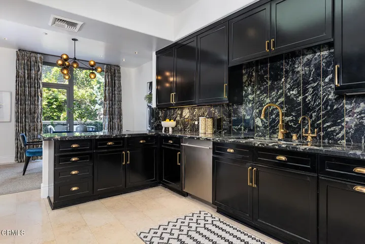 345 E Colorado Blvd #203 016-mls