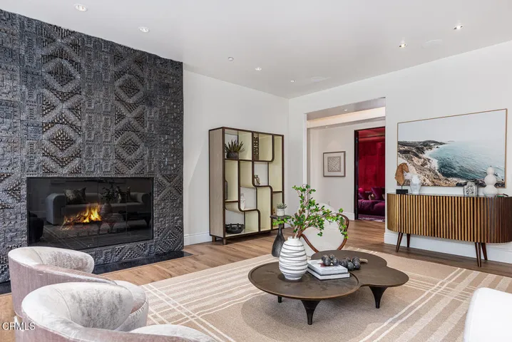 345 E Colorado Blvd #203 008-mls