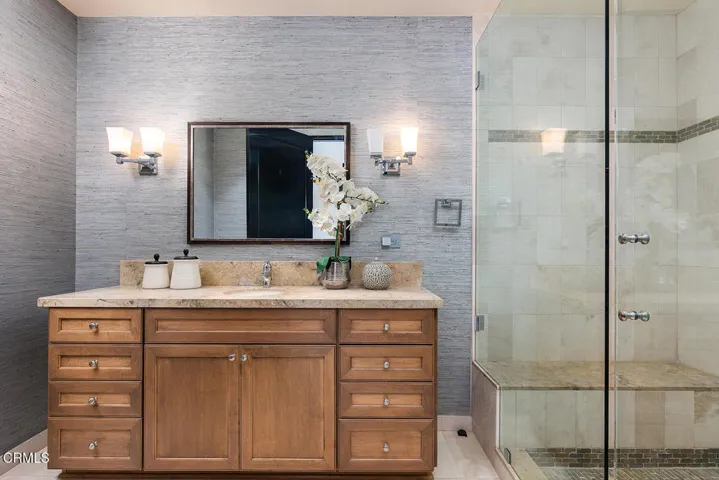345 E Colorado Blvd #203 040-mls