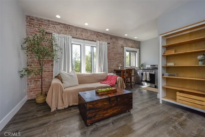 325 W 3rd Street 204, Long Beach, California 90802