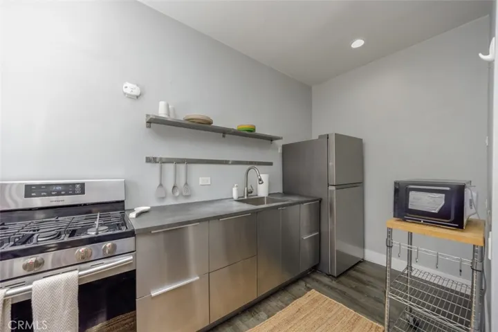 325 W 3rd Street 204, Long Beach, California 90802