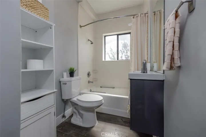 325 W 3rd Street 204, Long Beach, California 90802