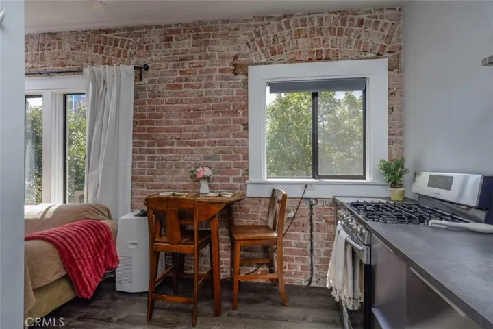 325 W 3rd Street 204, Long Beach, California 90802