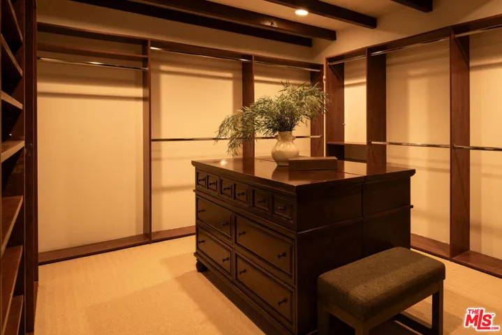 Walk-In Ckoset