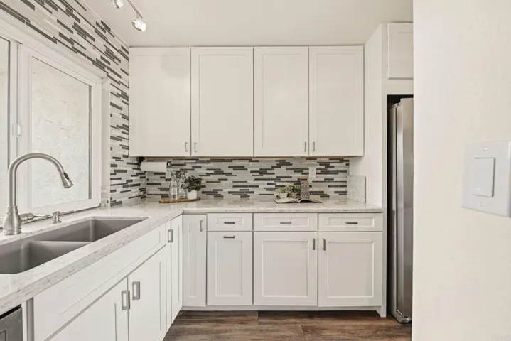 6717 Clover Court, Carlsbad, California 92011