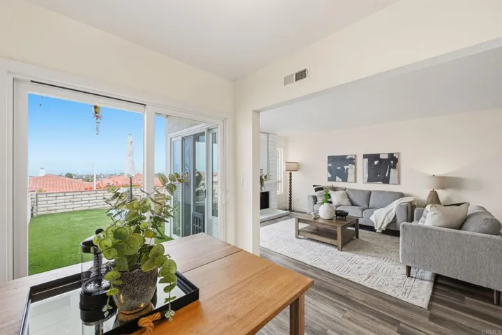 6717 Clover Court, Carlsbad, California 92011