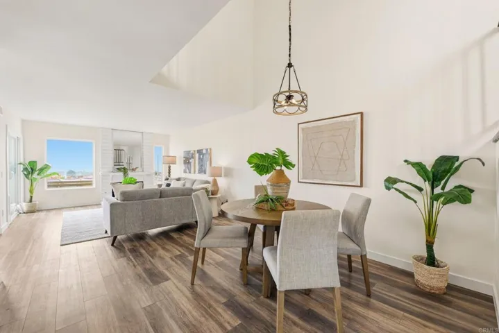 6717 Clover Court, Carlsbad, California 92011
