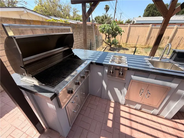 3035 A Lees, Long Beach, California 90808