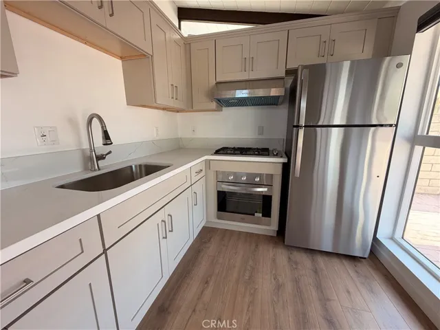 3035 A Lees, Long Beach, California 90808