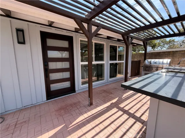 3035 A Lees, Long Beach, California 90808