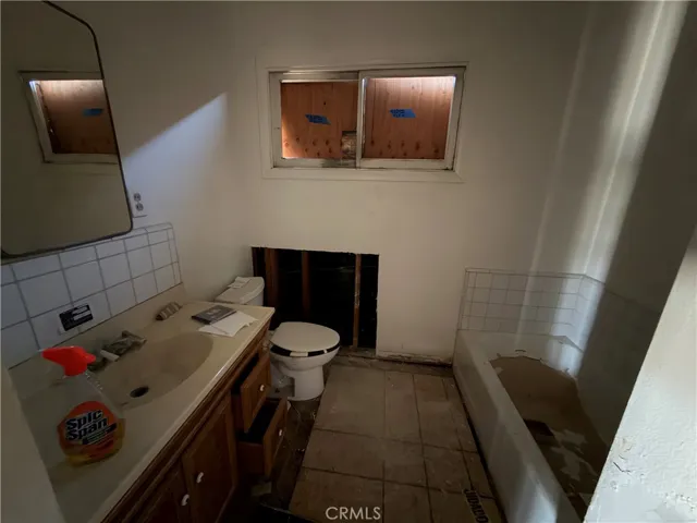 14016 Light Street, Whittier, California 90605