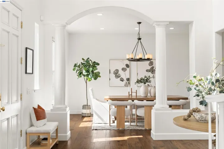 Entry to Dining Room