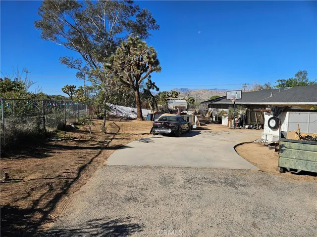 7990 Acoma, Yucca Valley, California 92284
