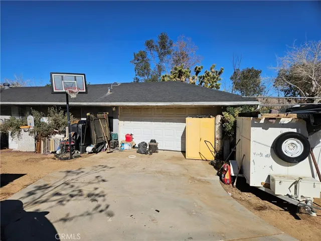 7990 Acoma, Yucca Valley, California 92284