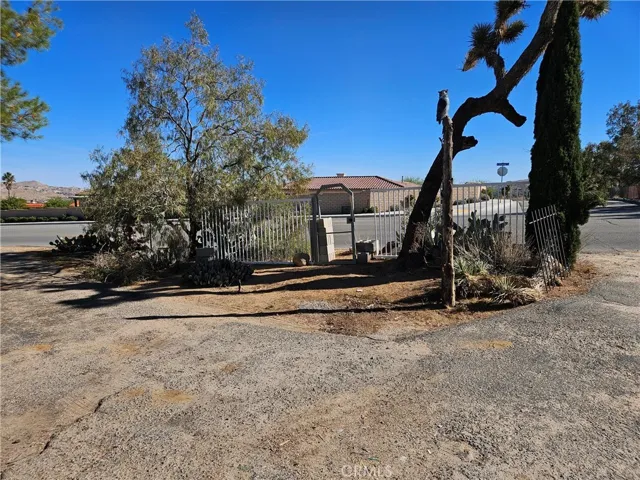 7990 Acoma, Yucca Valley, California 92284