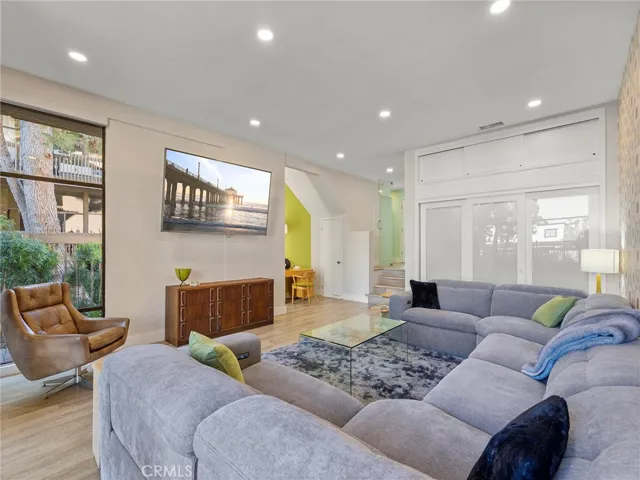 6207 Marina Pacifica N, Long Beach, California 90803