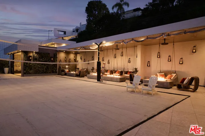 9330 Flicker Way, Los Angeles, California 90069
