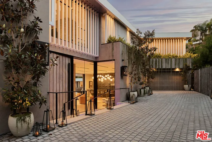 9330 Flicker Way, Los Angeles, California 90069