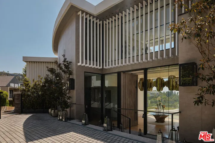 9330 Flicker Way, Los Angeles, California 90069
