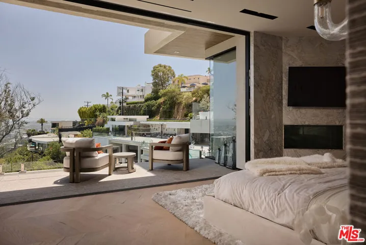9330 Flicker Way, Los Angeles, California 90069