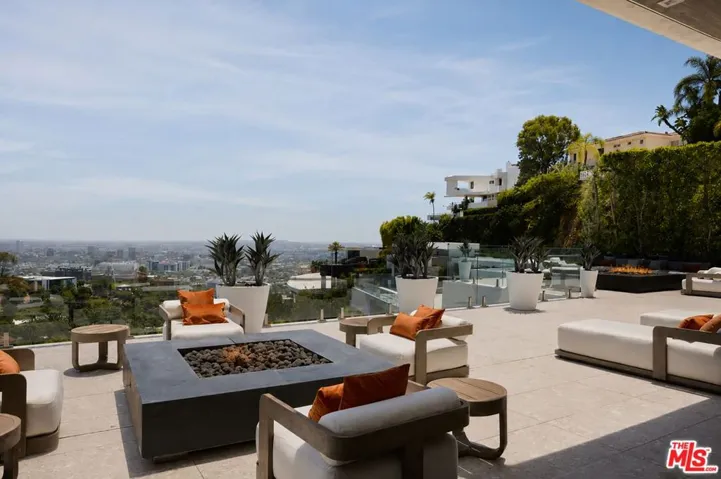 9330 Flicker Way, Los Angeles, California 90069