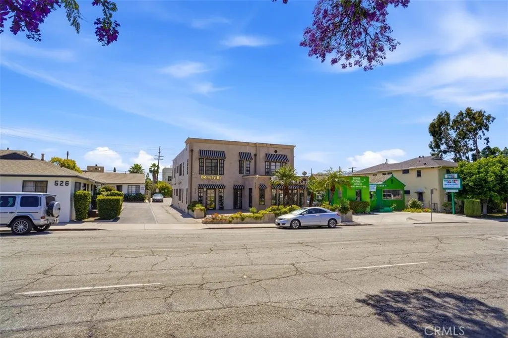 530 W Glenoaks Blvd