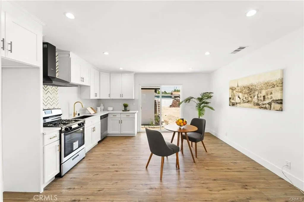 11445 Saticoy Street, North Hollywood, California 91605 — photo 5