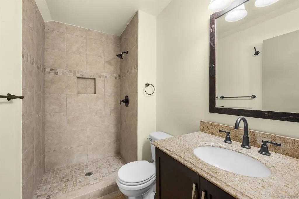 Upstairs hallway bath