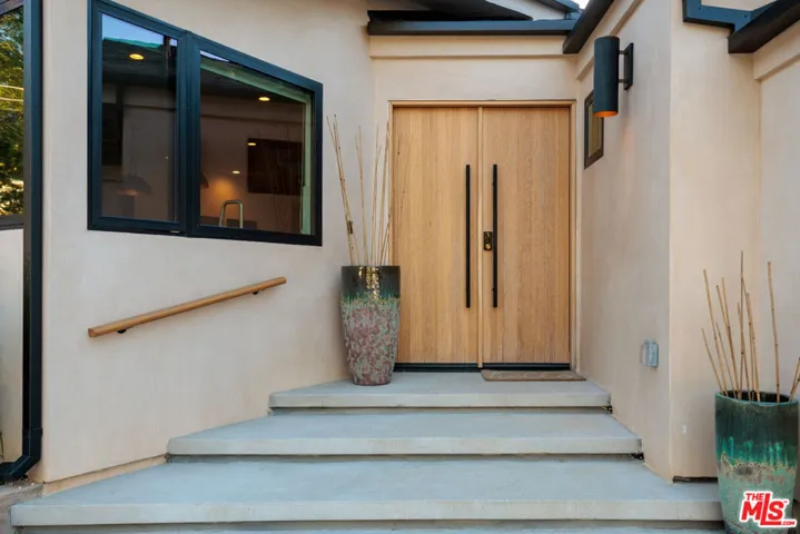 3637 Loadstone Drive, Sherman Oaks, California 91403
