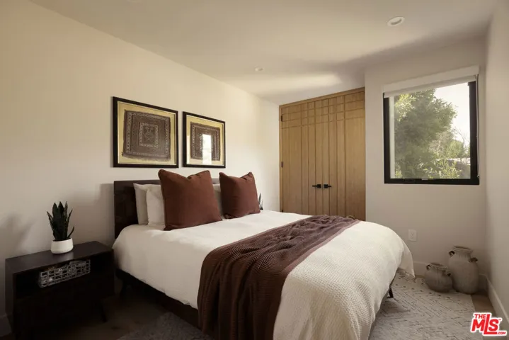 3637 Loadstone Drive, Sherman Oaks, California 91403