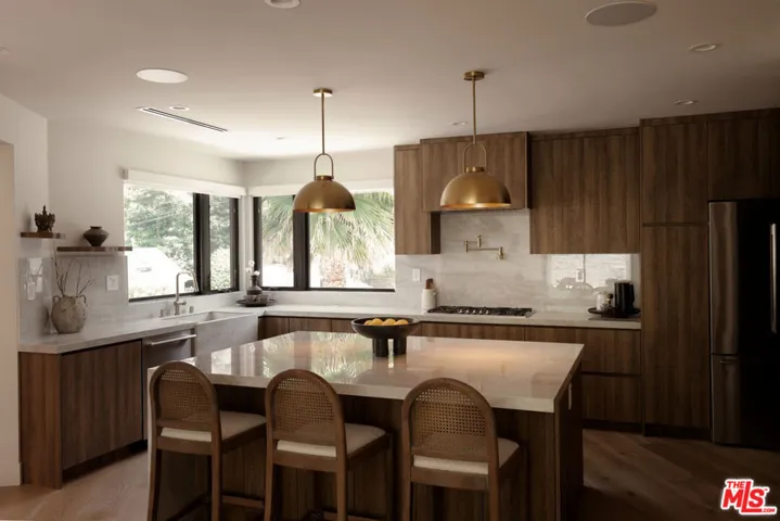 3637 Loadstone Drive, Sherman Oaks, California 91403