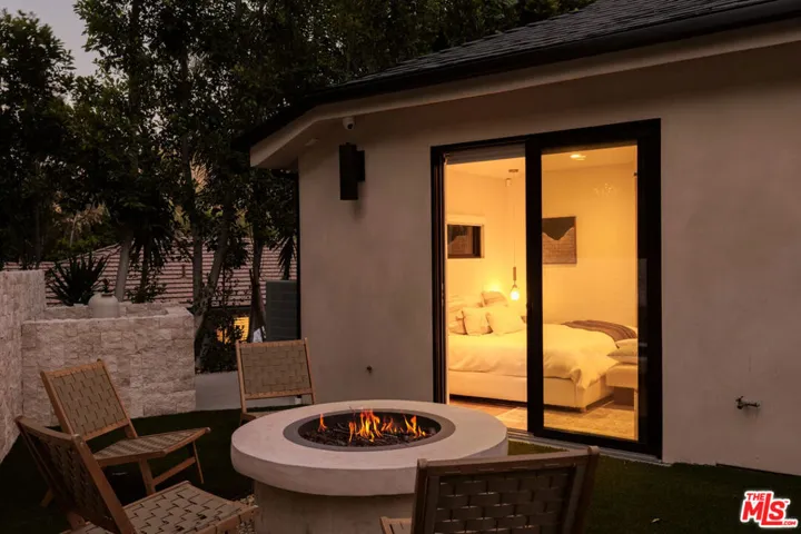 3637 Loadstone Drive, Sherman Oaks, California 91403