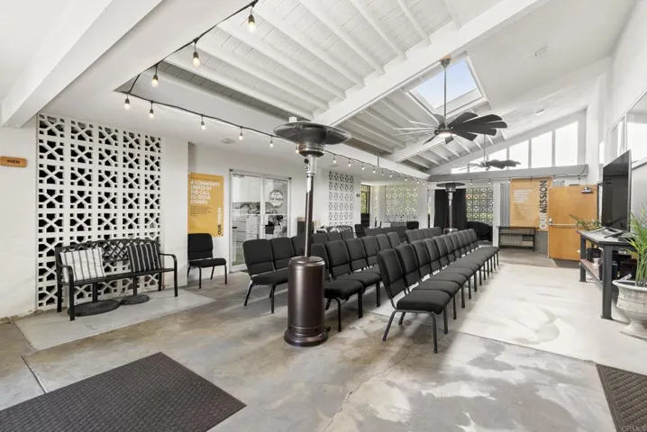 1109 E Fallbrook Street, Fallbrook, California 92028