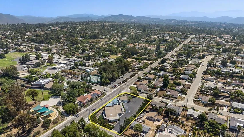 1109 E Fallbrook Street, Fallbrook, California 92028