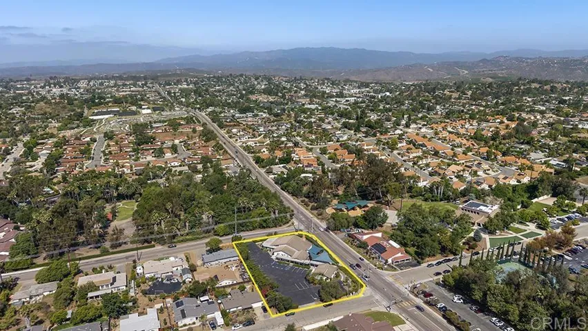 1109 E Fallbrook Street, Fallbrook, California 92028