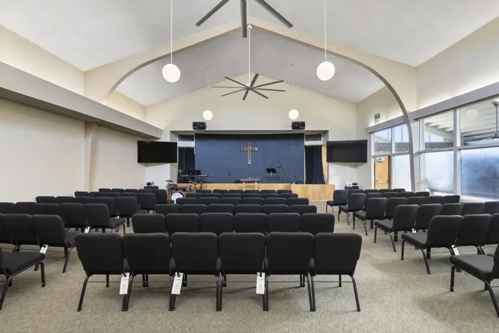1109 E Fallbrook Street, Fallbrook, California 92028