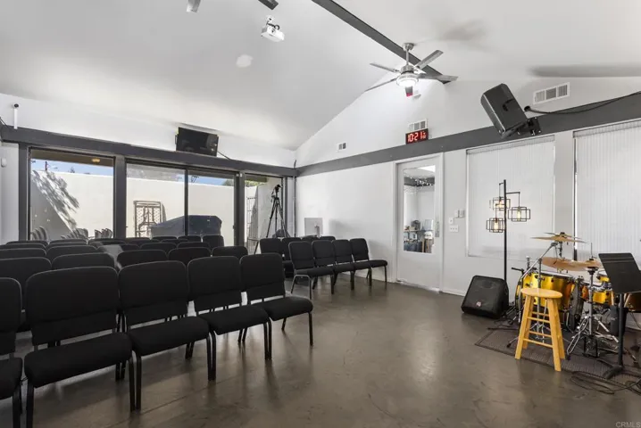 1109 E Fallbrook Street, Fallbrook, California 92028