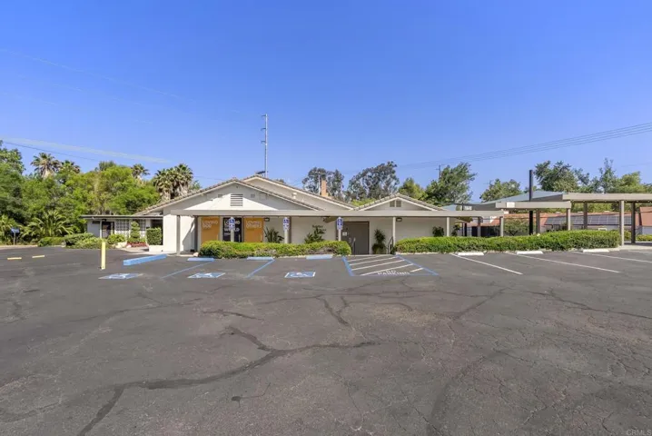 1109 E Fallbrook Street, Fallbrook, California 92028