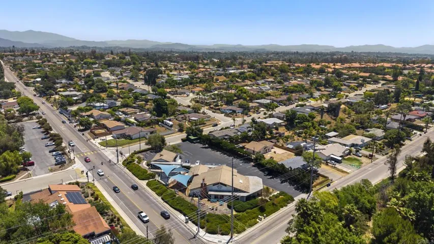 1109 E Fallbrook Street, Fallbrook, California 92028