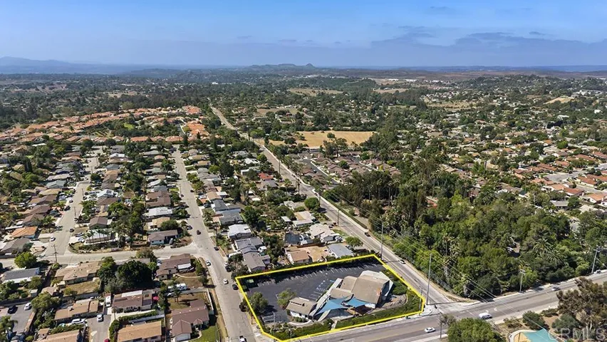 1109 E Fallbrook Street, Fallbrook, California 92028