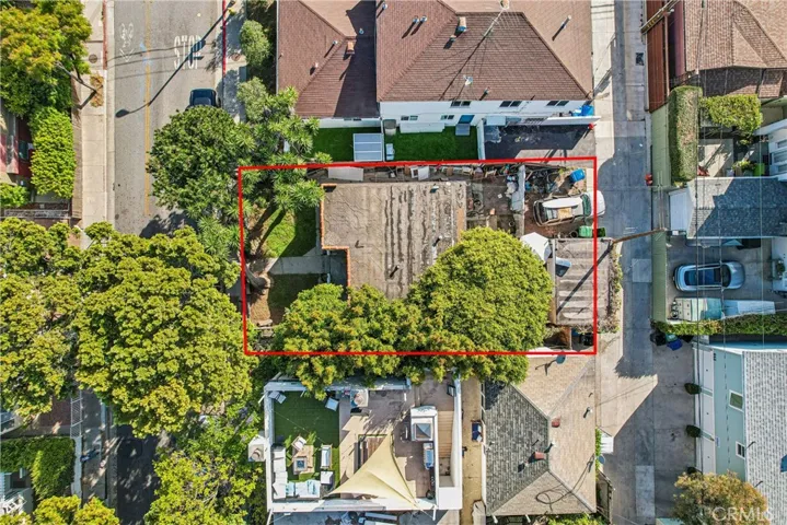 Great opportunity! Property line outlined in red.