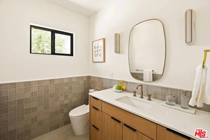 2536 Medlow Avenue, Los Angeles, California 90041