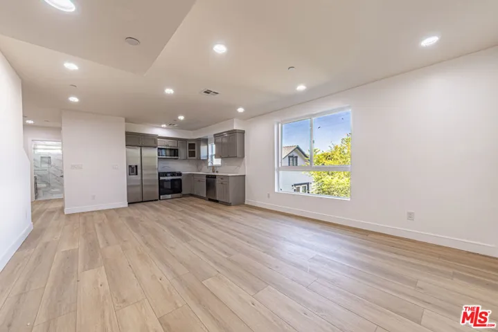 5436 Romaine Street, Los Angeles, California 90038