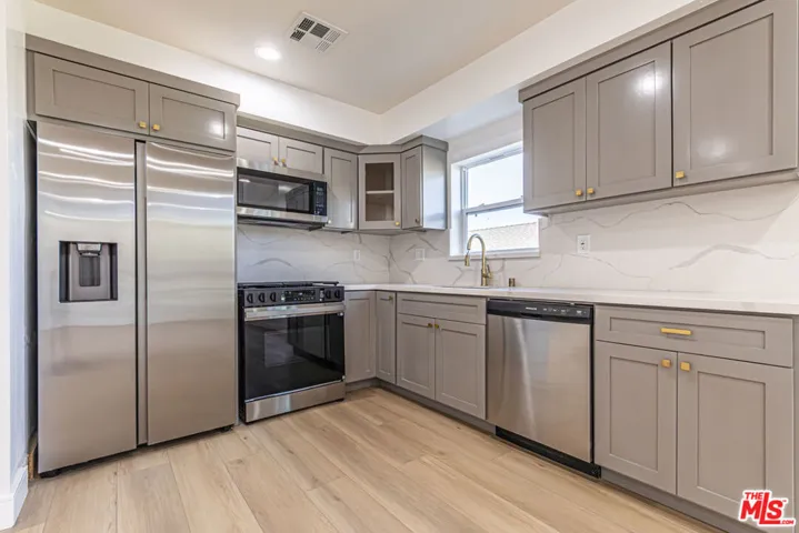 5436 Romaine Street, Los Angeles, California 90038