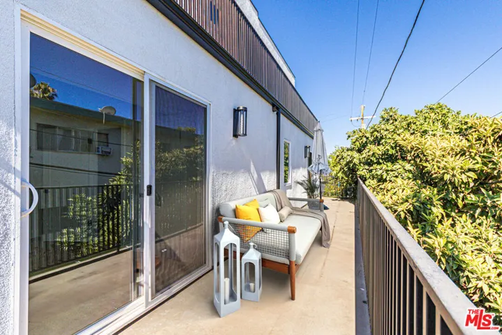 5436 Romaine Street, Los Angeles, California 90038